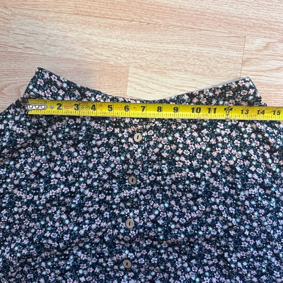 Floral Button-Up Skirt - Black and Pink Size Medium‎ - Picture 4 of 5
